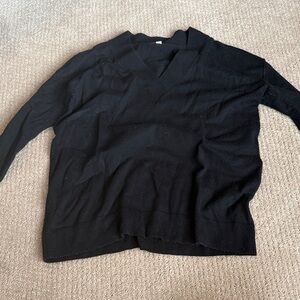 GAP Women's Black V-Neck Sweater